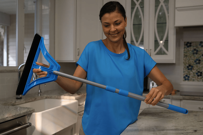 Convenient Collapsible Broom